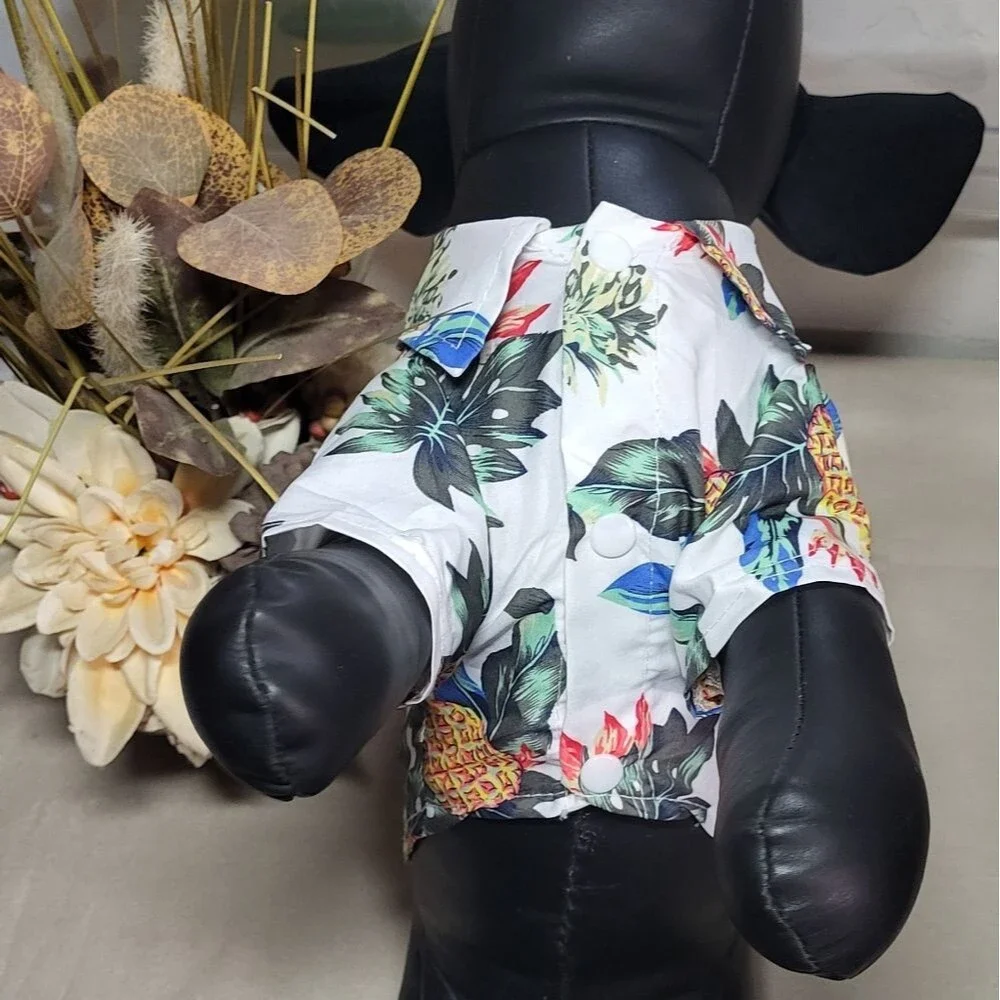 Pet NWOT White Pineapple Print Lightweight Hawaiian Style Shirt Size Medium